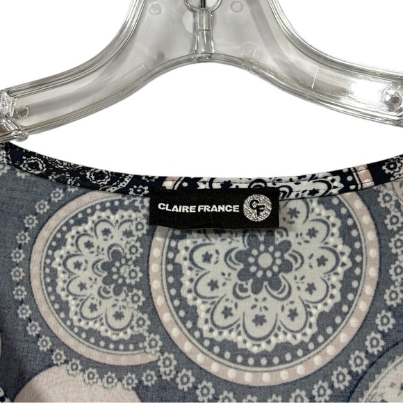 Claire France, Navy, Pink & White Plus Size Patterned Blouse, 1X - Picture 4 of 9